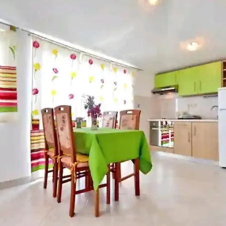 Family Away On The Beach, Free Parking At The House Appartement *