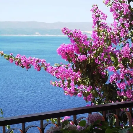 Family Away On The Beach, Free Parking At The House Appartement Marusici (Split-Dalmatia)